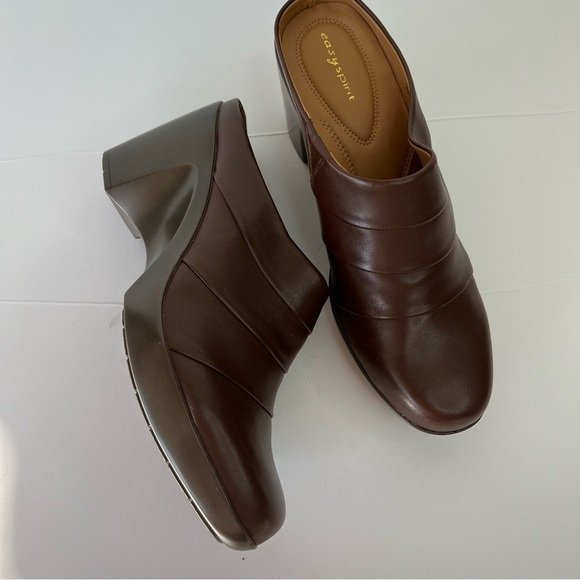 Easy Spirit Women’s  9.5 M Leather Clogs Slip On Mules Brown Heels New - Picture 8 of 9